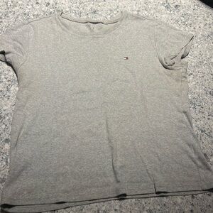 Gray Tommy Hilfiger T-shirt